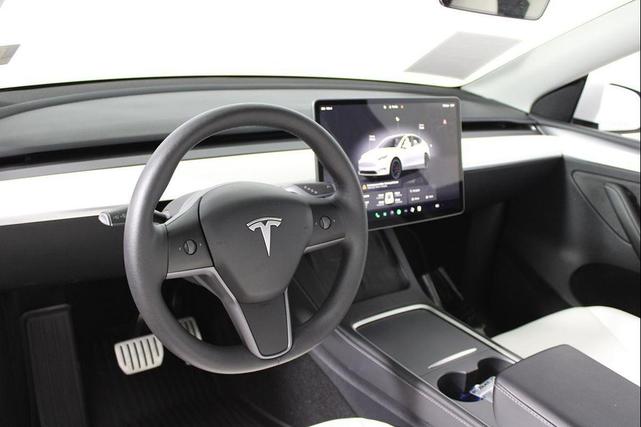 Photo of 2024 Pearl White Multi-Coat Tesla Model Y