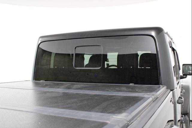 Photo of 2020 Black Clearcoat Jeep Gladiator