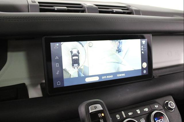 Photo of 2020 Fuji White Land Rover Defender