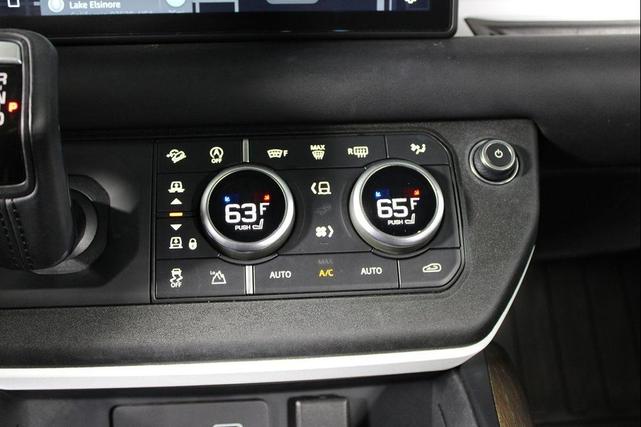 Photo of 2020 Fuji White Land Rover Defender