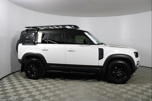 Photo of 2020 Fuji White Land Rover Defender