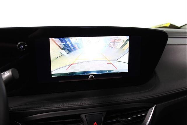 Photo of 2024 Summit White Buick Encore GX