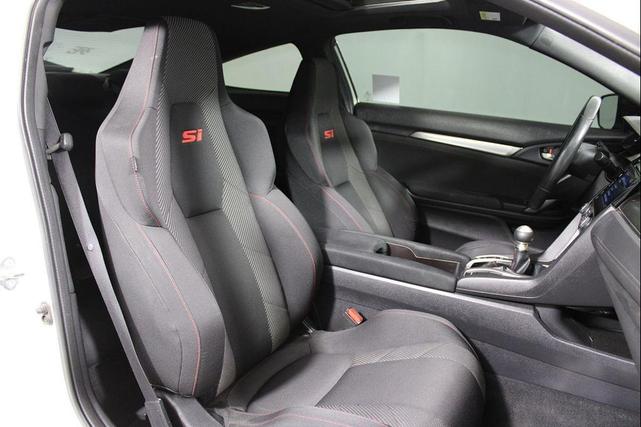 Photo of 2017 White Orchid Pearl Honda Civic