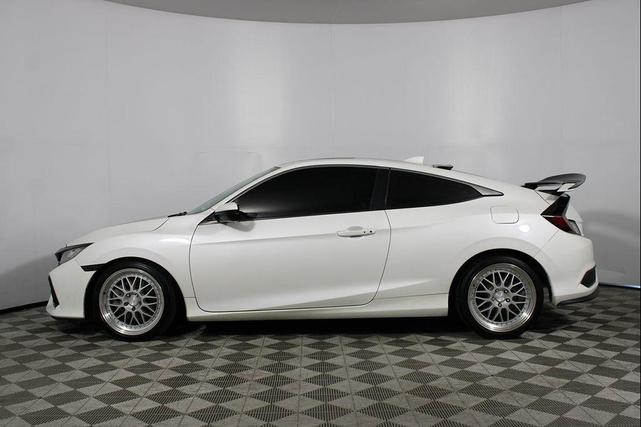 Photo of 2017 White Orchid Pearl Honda Civic
