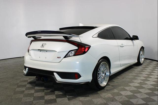 Photo of 2017 White Orchid Pearl Honda Civic