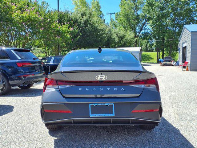 Photo of 2025 Amazon Gray Hyundai ELANTRA