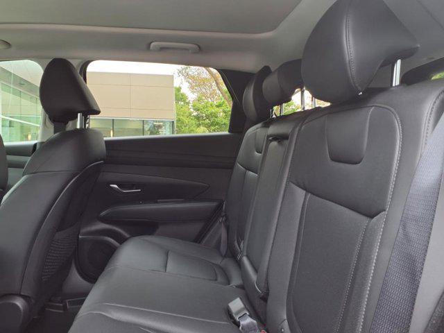 Photo of 2025 Creamy White Pearl Hyundai TUCSON Hybrid
