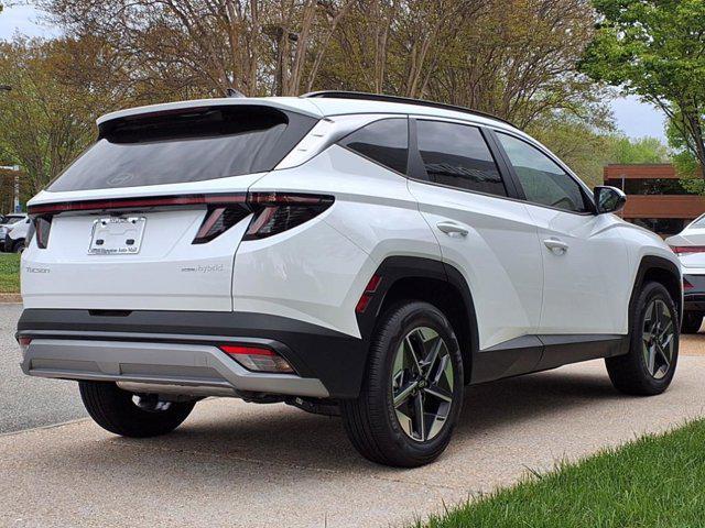 Photo of 2025 Creamy White Pearl Hyundai TUCSON Hybrid