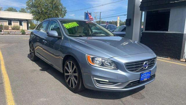 Photo of 2017 Mussel Blue Metallic Volvo S60 Inscription