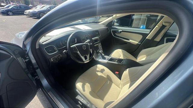 Photo of 2017 Mussel Blue Metallic Volvo S60 Inscription