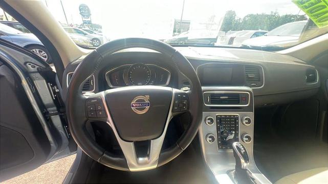 Photo of 2017 Mussel Blue Metallic Volvo S60 Inscription