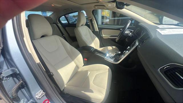 Photo of 2017 Mussel Blue Metallic Volvo S60 Inscription