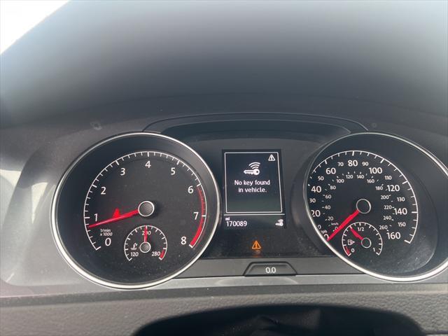 Photo of 2017 Blue Volkswagen Golf Alltrack