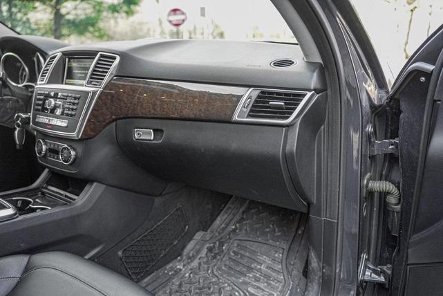 Photo of 2012 Steel Gray Metallic Mercedes-Benz M-Class