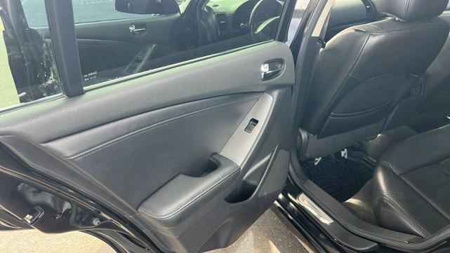 Photo of 2011 Super Black Nissan Altima