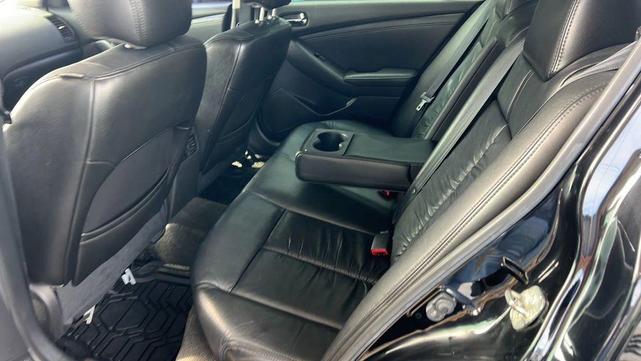 Photo of 2011 Super Black Nissan Altima
