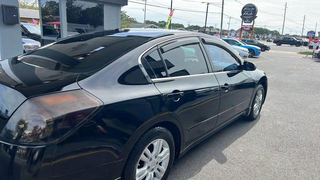 Photo of 2011 Super Black Nissan Altima
