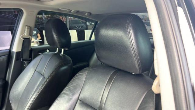 Photo of 2011 Super Black Nissan Altima