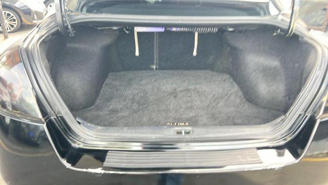 Photo of 2011 Super Black Nissan Altima