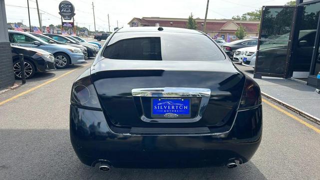 Photo of 2011 Super Black Nissan Altima