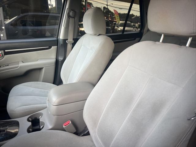 Photo of 2009 Radiant Silver Metallic Hyundai SANTA FE