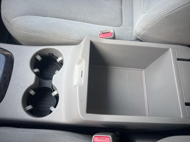 Photo of 2009 Radiant Silver Metallic Hyundai SANTA FE