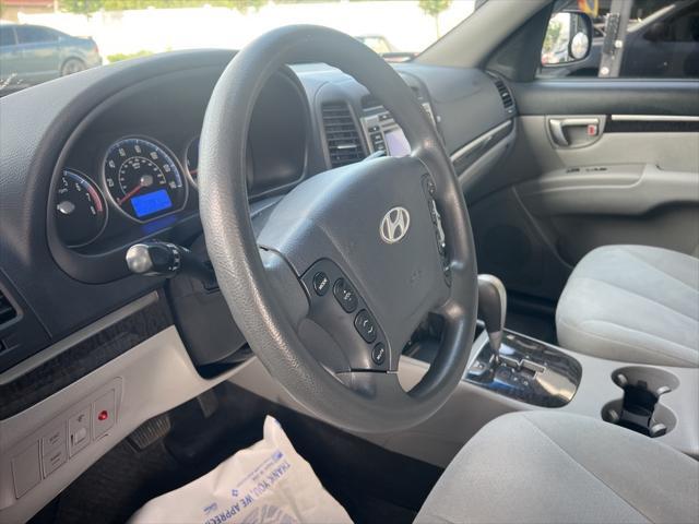 Photo of 2009 Radiant Silver Metallic Hyundai SANTA FE