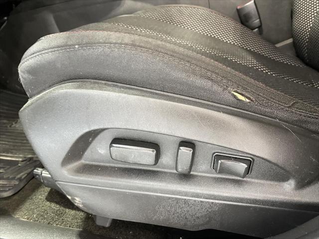 Photo of 2011 Silver Ice Metallic Chevrolet Equinox