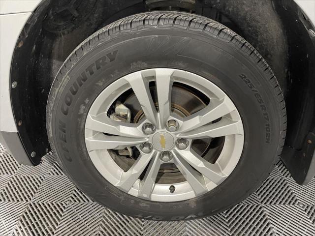 Photo of 2011 Silver Ice Metallic Chevrolet Equinox