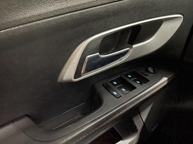 Photo of 2011 Silver Ice Metallic Chevrolet Equinox