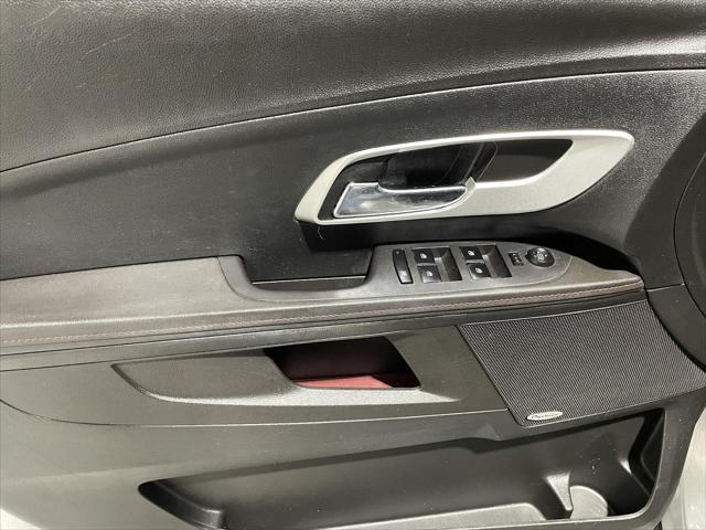 Photo of 2011 Silver Ice Metallic Chevrolet Equinox