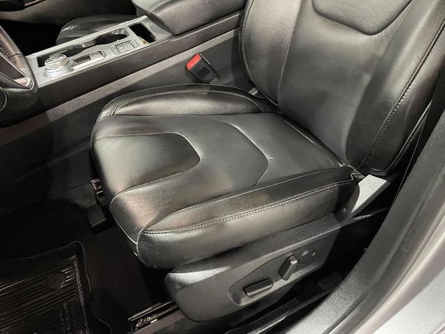 Photo of 2021 Iconic Silver Metallic Ford Edge