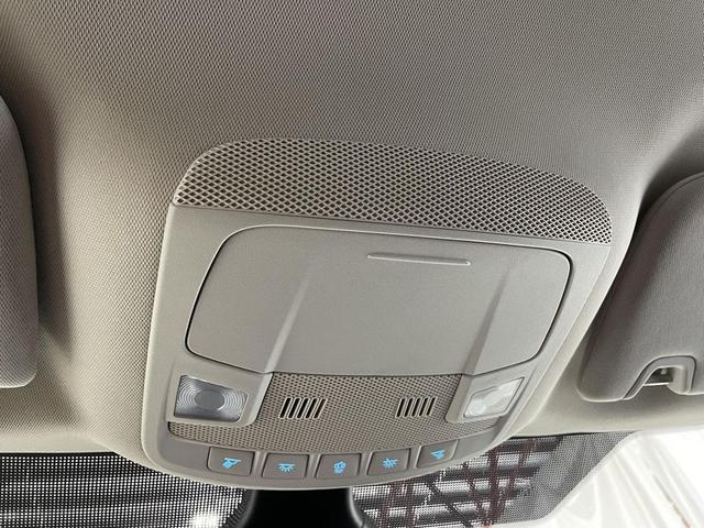 Photo of 2021 Iconic Silver Metallic Ford Edge