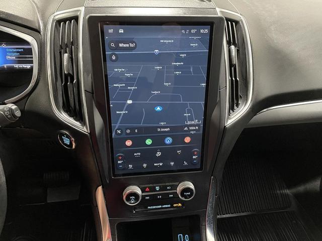 Photo of 2021 Iconic Silver Metallic Ford Edge