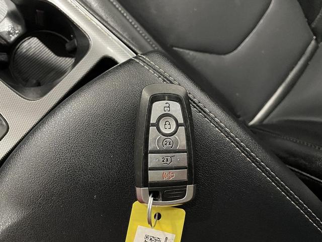 Photo of 2021 Iconic Silver Metallic Ford Edge