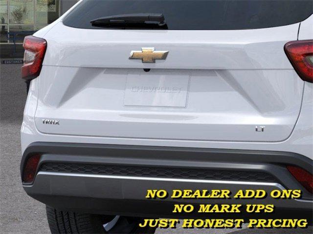 Photo of 2025 White Chevrolet Trax
