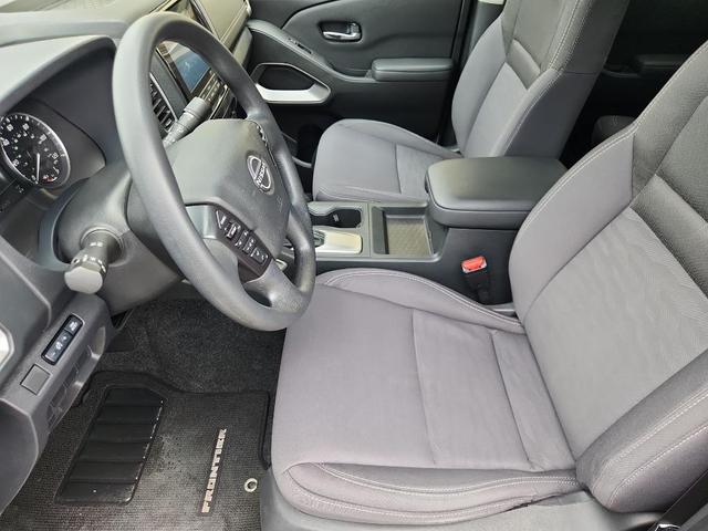 Photo of 2023 Gun Metallic Nissan Frontier