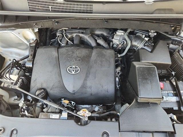 Photo of 2019 Celestial Silver Metallic Toyota Highlander