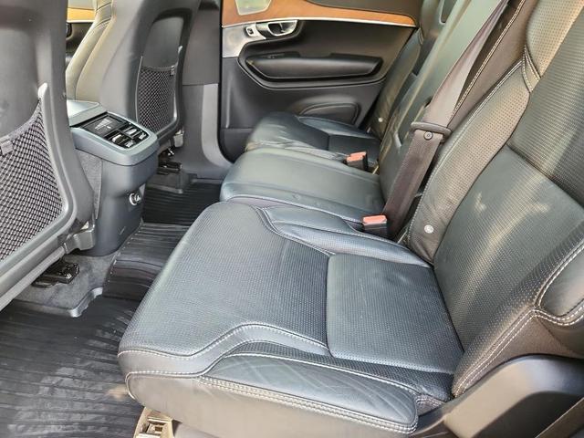 Photo of 2018 Onyx Black Metallic Volvo XC90