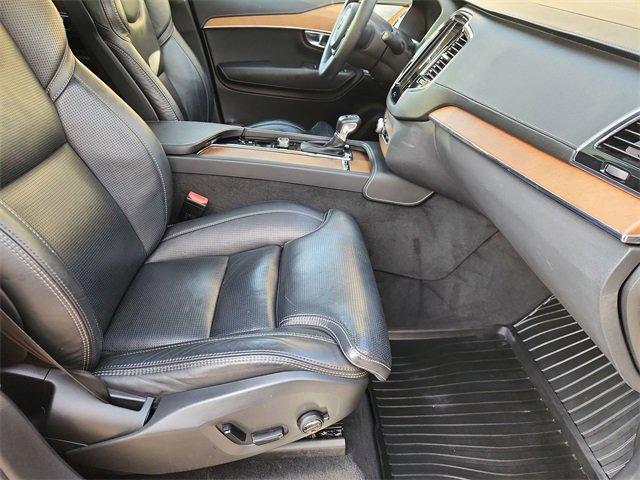 Photo of 2018 Onyx Black Metallic Volvo XC90