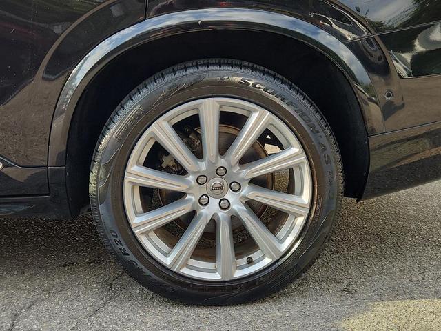 Photo of 2018 Onyx Black Metallic Volvo XC90