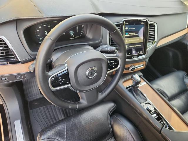 Photo of 2018 Onyx Black Metallic Volvo XC90