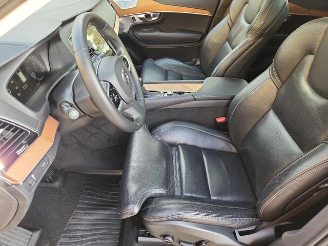 Photo of 2018 Onyx Black Metallic Volvo XC90
