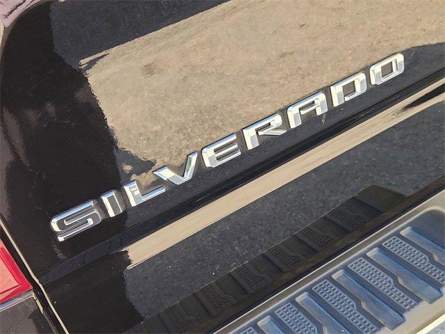 Photo of 2022 Black Chevrolet Silverado 1500