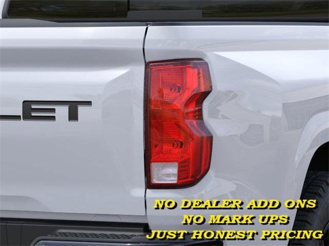 Photo of 2025 White Chevrolet Colorado