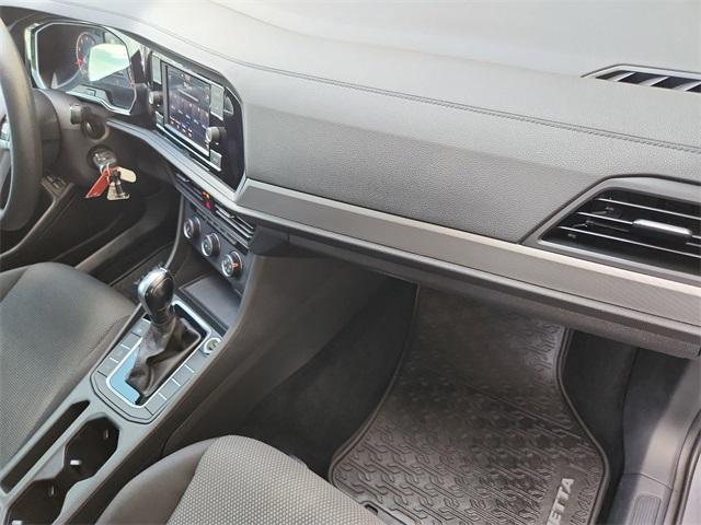 Photo of 2020 Platinum Gray Metallic Volkswagen Jetta