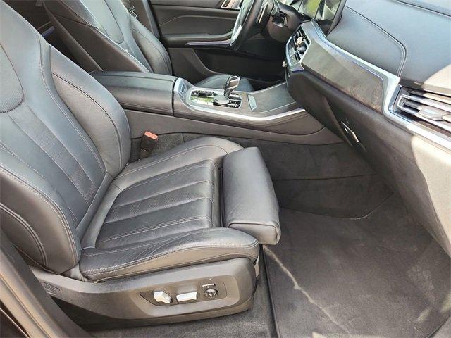 Photo of 2020 Black Sapphire Metallic BMW X5