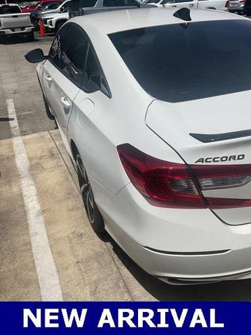 Photo of 2022 Platinum White Pearl Honda Accord Hybrid
