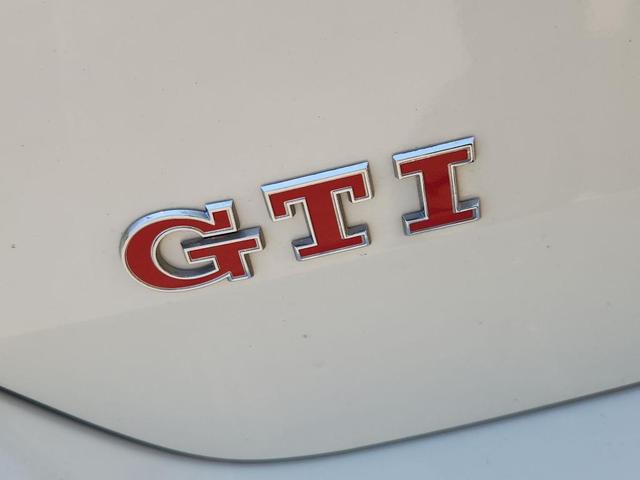 Photo of 2016 White Volkswagen Golf GTI