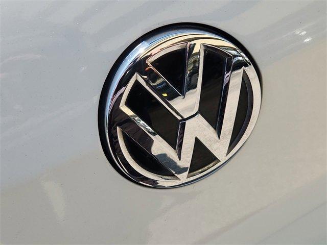 Photo of 2016 White Volkswagen Golf GTI